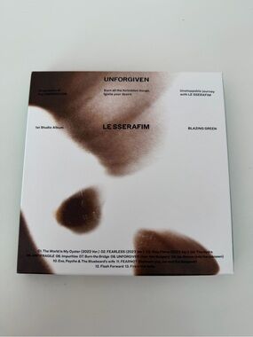 Le Sserafim Album